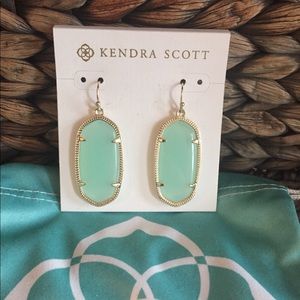 *Kendra Scott*
